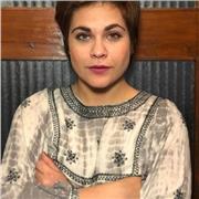 Doy clases de inglés y de teatro